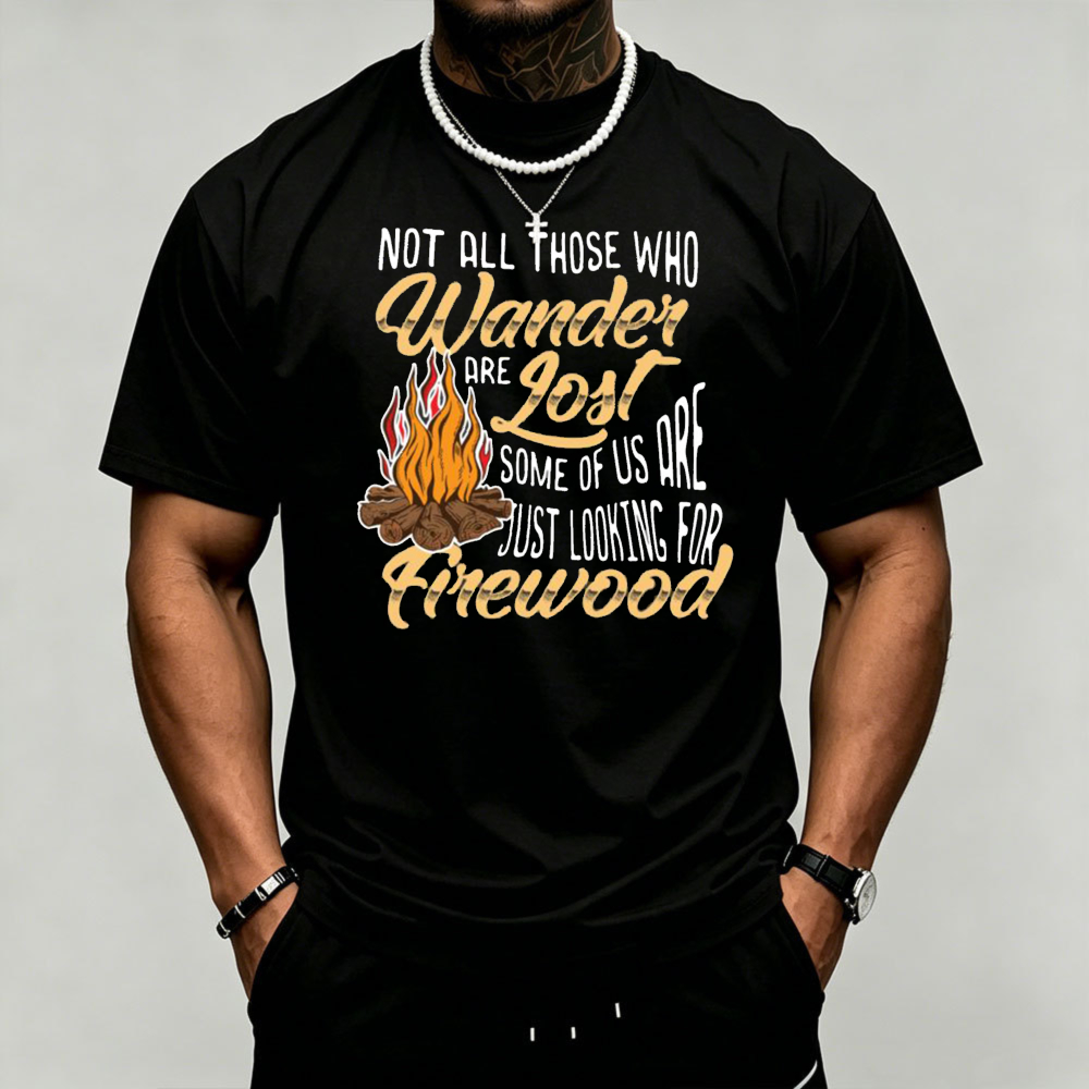 Outdoor Adventure Quotes Short - เสื้อยืดแคมป์ไฟแกรมมิก แคมป์ไฟ กราฟฟิก สำหรับผู้ชาย พิมพ์ลายคำคม เสื้อยืดผจญภัยกลางแจ้ง