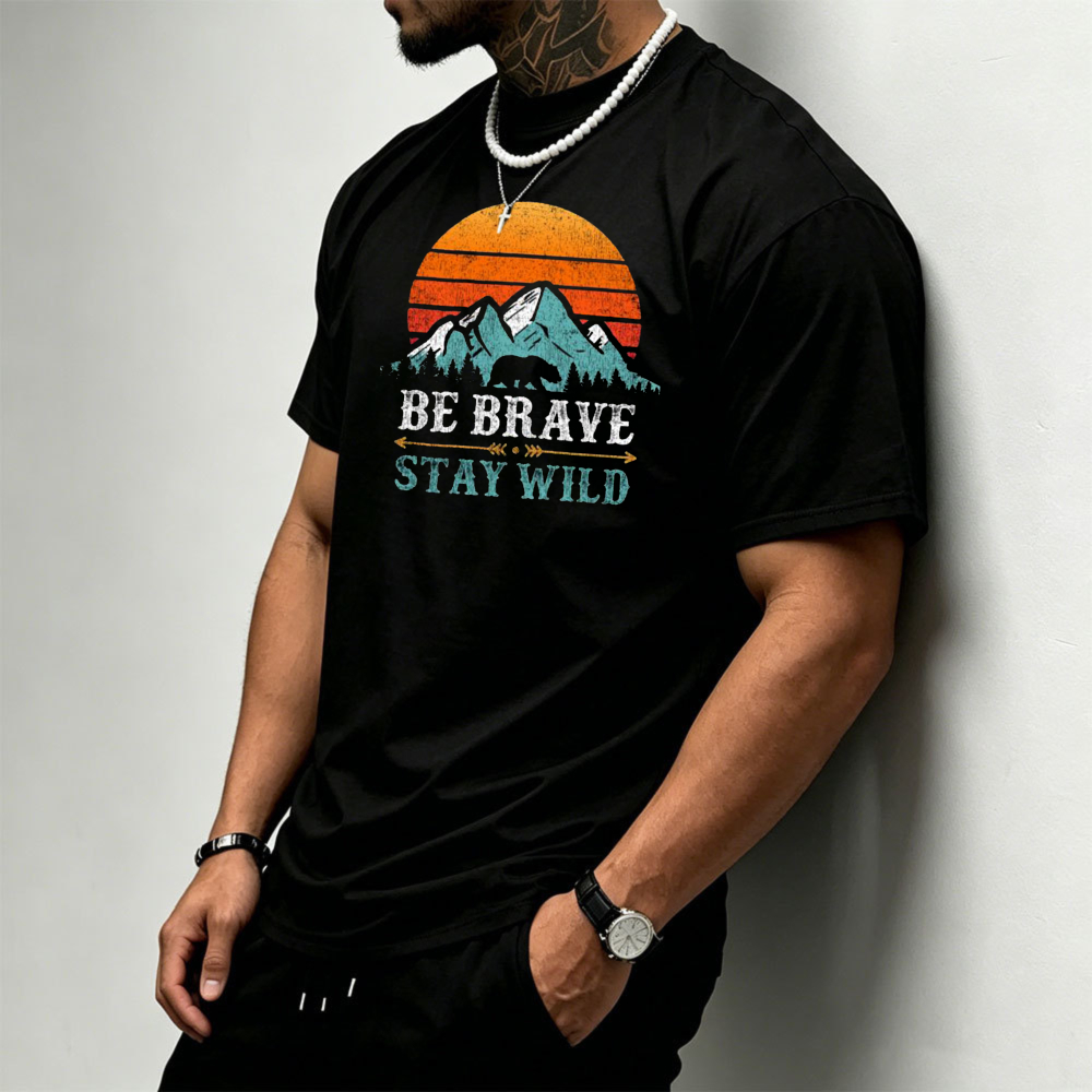 เสื้อยืดผู้ชายลายกราฟิกหมีบนภู - Outdoor Adventure Quotes Short บทวิจารณ์และราคา